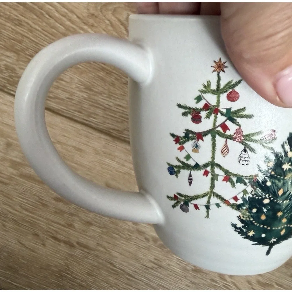Pottery Barn Christmas in the Country Mugs Set of 4 Santa Holiday Stoneware